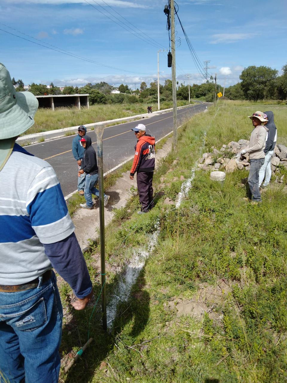 Dota gobierno de Tzompantepec de paso peatonal adecuado a comunidad de Quetzalcoapan